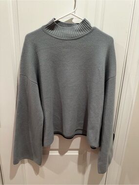 Club Monaco Cashmere Blend Crew Neck Sweater | Bell Sleeves | Gray | Size L